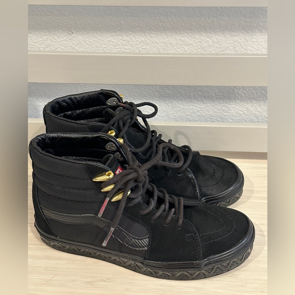 MARVEL / VANS X BLACK PANTHER size men 4.5 women 6